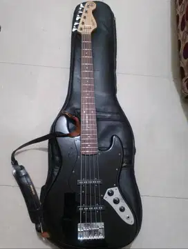Jual bass fender Squier 5 strings