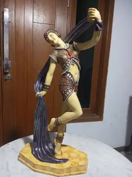 Patung sang penari Karya inspiratif oleh Demetre Chiparus Yambo