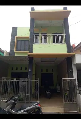 Dijual cepat Rumah 2 lantai di Taman Harapan Baru bekasi