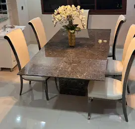 Meja Makan Informa Marmer