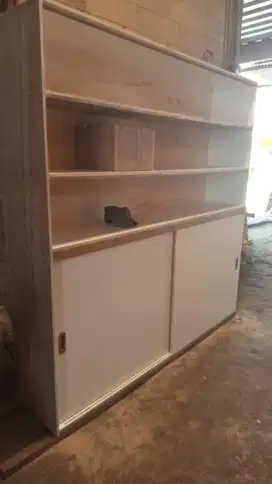 Lemari Display Barang untuk Toko