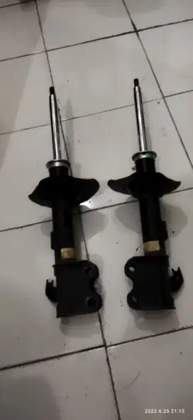 Jual shock blakerde mobil avanza bagian depan