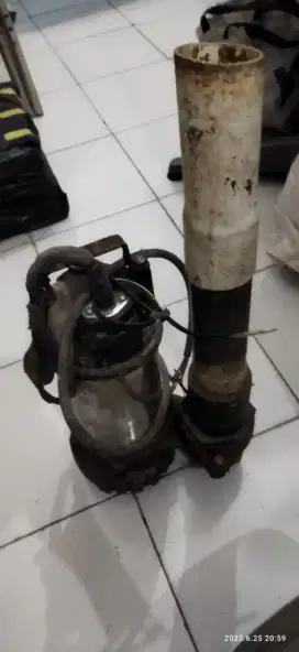 Alat mesin pompa penyedot sampit