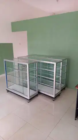 Etalase Kaca 150 cm x 110 m
