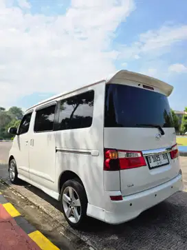 (KM rendah) Putih antik Daihatsu Luxio X ,pajak panjang,2012 Bensin