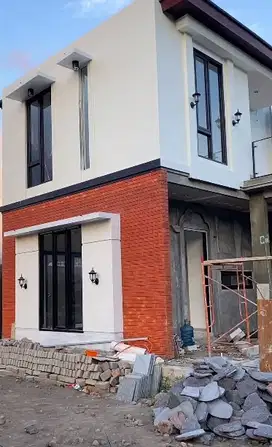 VILLA kota batu dekat jalan raya dan alun alun