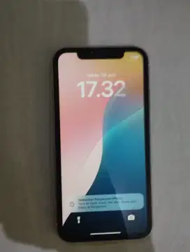 Dijual Iphone 11 warna putih 64GB ex Ibox