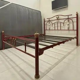 Jual Ranjang Rangka Kasur Bed ukuran 160 x 200 Maroon Baguss Mulus