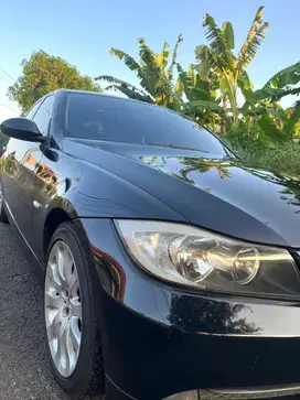 BMW 320i 2008 Bensin