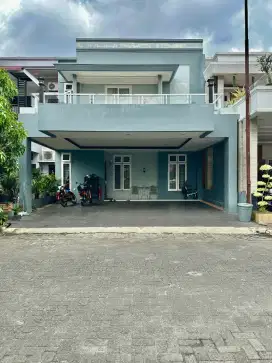 RUMAH DI DALAM KOMPLEK JLN GAPERTA UJUNG