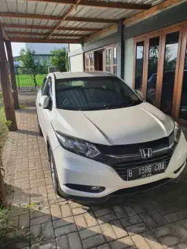Honda hrv 2016 matic putih type e