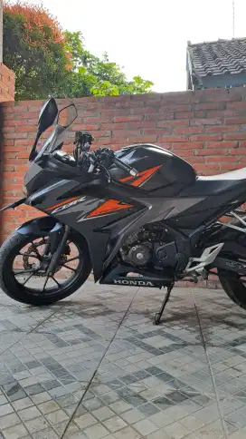 Di jual untuk di beli cbr 150 r 2019 tangan pertama dari baru