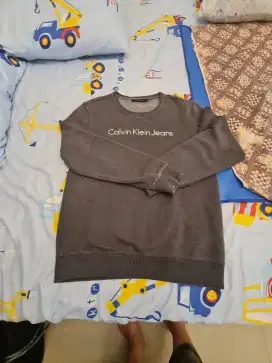 Jual Crewneck Calvin Klein size M