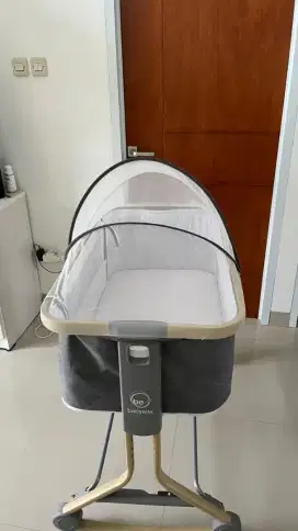 Baby box + Breast pump