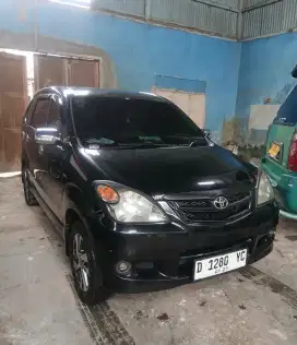 TOYOTA AVANZA E 2010 HITAM