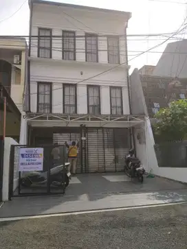 DIJUAL & DISEWAKAN RUMAH JL PINANG EMAS PONDOK INDAH JAKARTA SELATAN