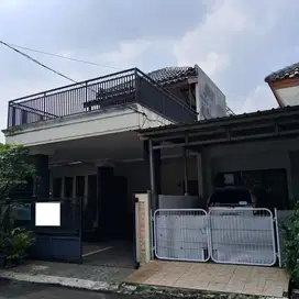 Rumah Nyaman 2 Lantai di Anggrek Loka, Graha Raya - Siap Huni!