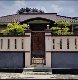 Rumah Bagus Unfurnished SHM di Beji, Depok