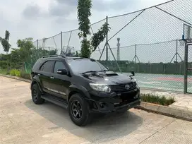 Di jual fortuner trd vnt 2014 pmk 2015