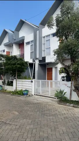 Villa Batu 2 lantai balkon view 360 derajat pegunungan 3 unit terakhir