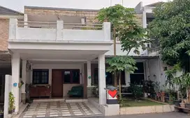 Rumah 2,5 Lantai semi furnish  Murah dikelasnya Kota Wisata Cibubur