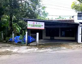 RUMAH STRATEGIS JL VETERAN KOTA WONOSARI GUNUNGKIDUL