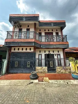 RUMAH DI SUNGGAL SIAP HUNI MENCIRIM LOKASI DALAM KOMPLEK
