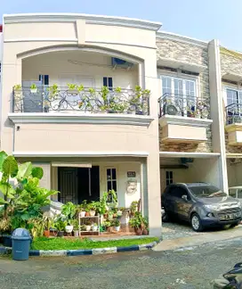 Dijual Rumah Second di Cipedak  Jakarta Selatan dekat Gold Matoa