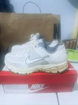 NIKE VOMERO 5 ORI
