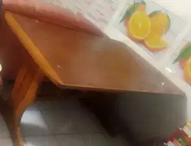 Meja makan kayu minimalis