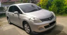 Nissan Latio 2010 Bensin M/T Silver