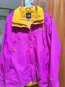 Jaket TNF HIVENT Fanta