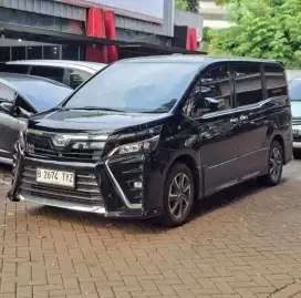 Toyota VOXY 2019 HITAM DP MURAH ANGSURAN RINGAN