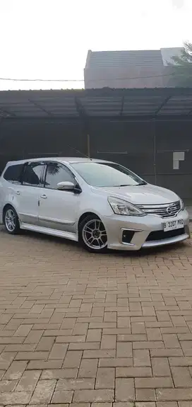 Nissan Grand livina 2013 Bensin