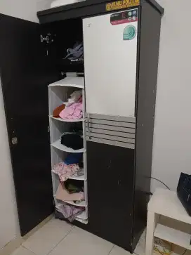 Lemari Pakaian 2 Pintu