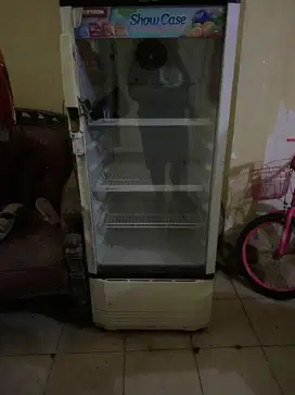 SHOW CASE  Merek polytron dijual