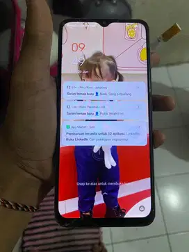 Hp oppo A77s ram 8/128 minus pemakain sama tc bawah dikit retak