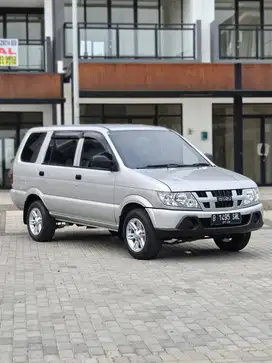 Isuzu Panther 2.5 Solar LM MT 2011 (Pajak Panjang)