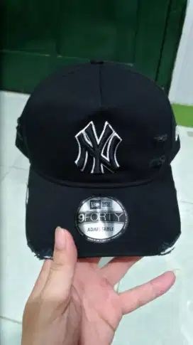 TOPI NEW ERA NEW YORK YANKEE DAMAGE