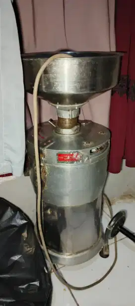 Mesin susu kacang