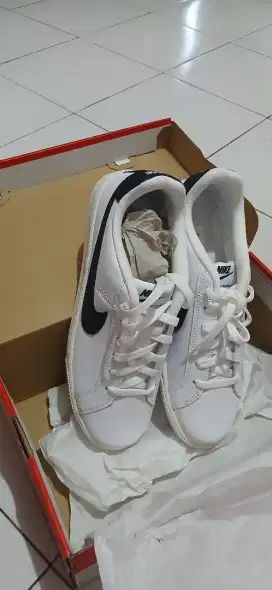 Sepatu Nike court royal ory