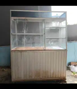 Etalase bekas tidak terpakai