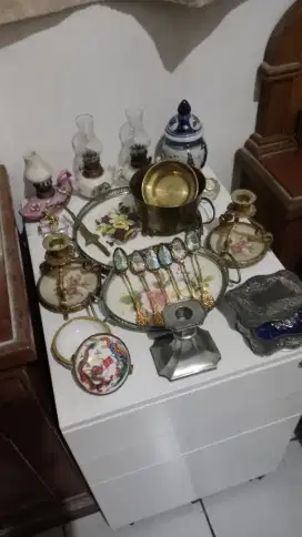 Borongan Pajangan Antik