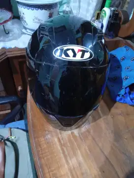Jual helm kyt uk m