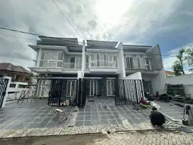 DIJUAL 5RUMAH BARU DI JEMURSARI SELATAN DKT PETRA,UBAYA, TENGGILIS