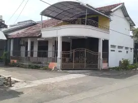 Rumah 2 Lantai Lokasi Strategis di tengah Kota Semarang