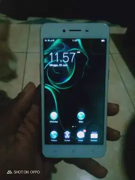 dijual hp Oppo A37 Ram 2/16 msh bagus dn normal banget
