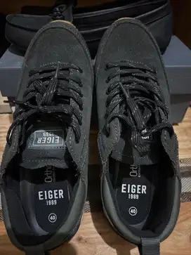 Sepatu eiger casual ortholite unisex warna uk 40