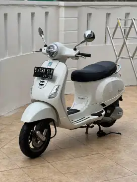 Vespa LX putih Tahun 2024 KM 400