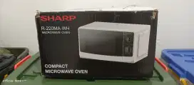 SHARP Compact Microwave Oven